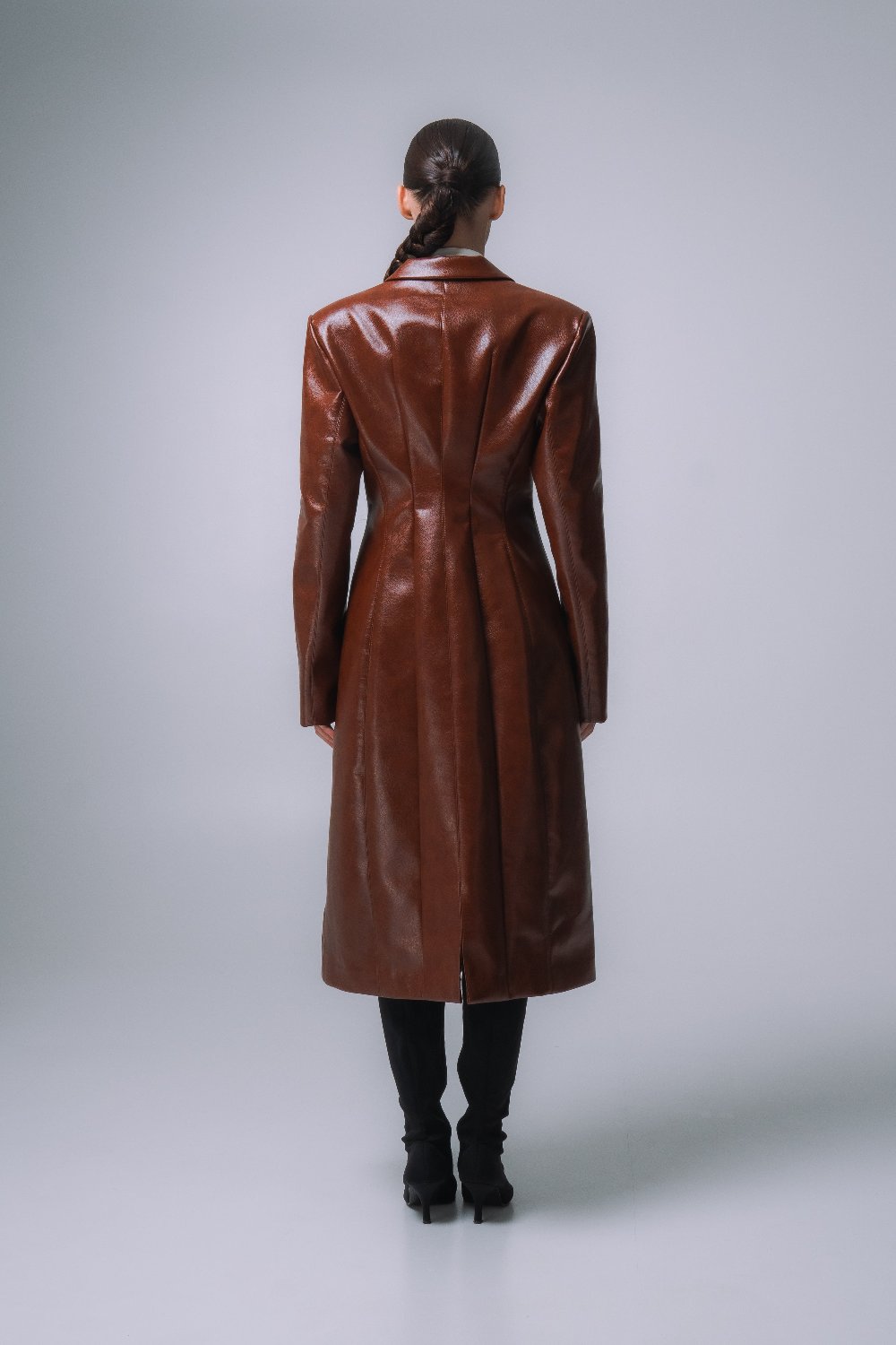 CHESTNUT ECO-LEATHER FITTED COAT