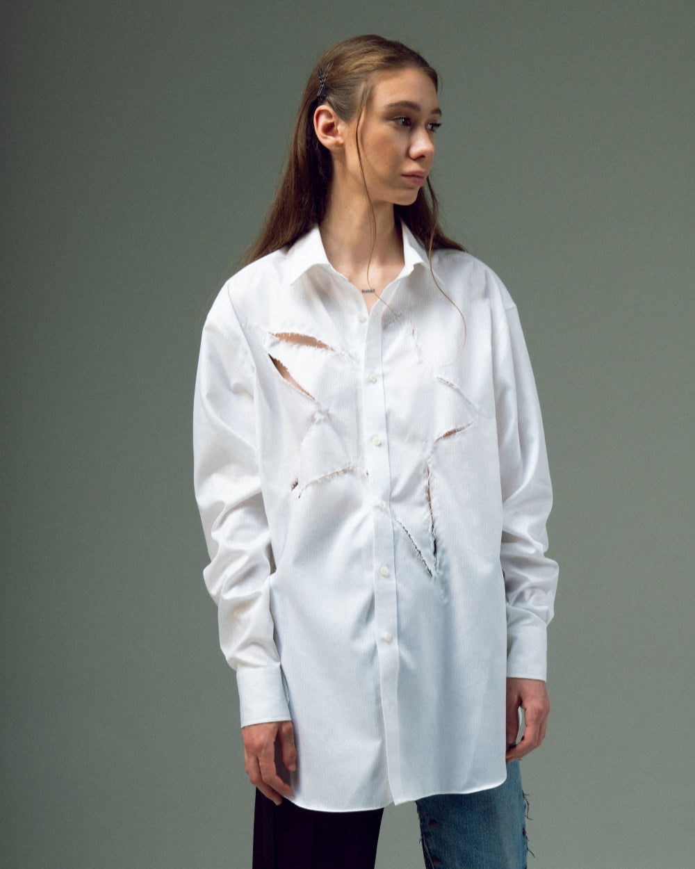 UPCYCLED SHIRT INFANTA with a man's shoulder