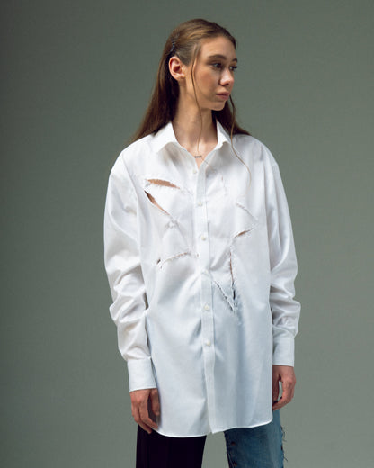 UPCYCLED SHIRT INFANTA with a man's shoulder