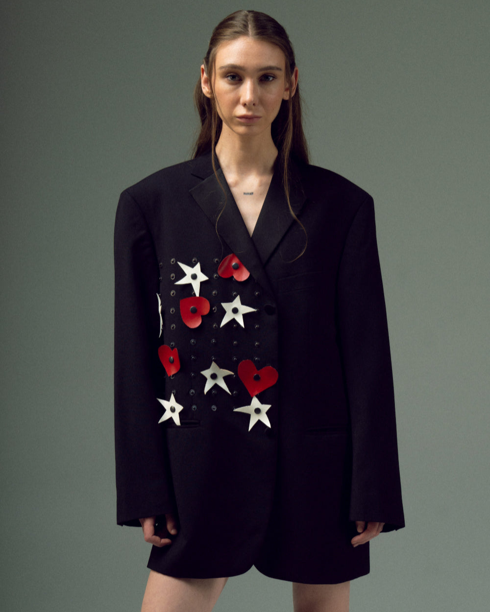 UPCYCLING JACKET CONSTRUCTOR INFANTA with a man's shoulder