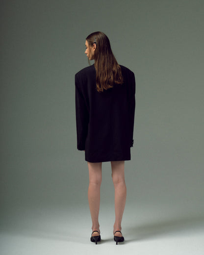 UPCYCLING JACKET CONSTRUCTOR INFANTA with a man's shoulder