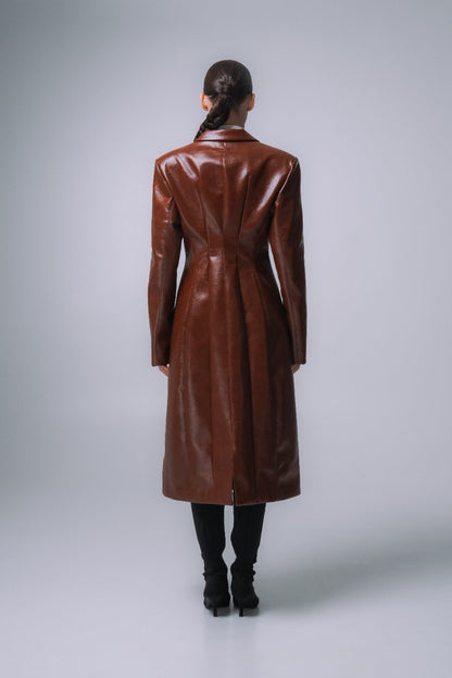 CHESTNUT ECO-LEATHER FITTED COAT