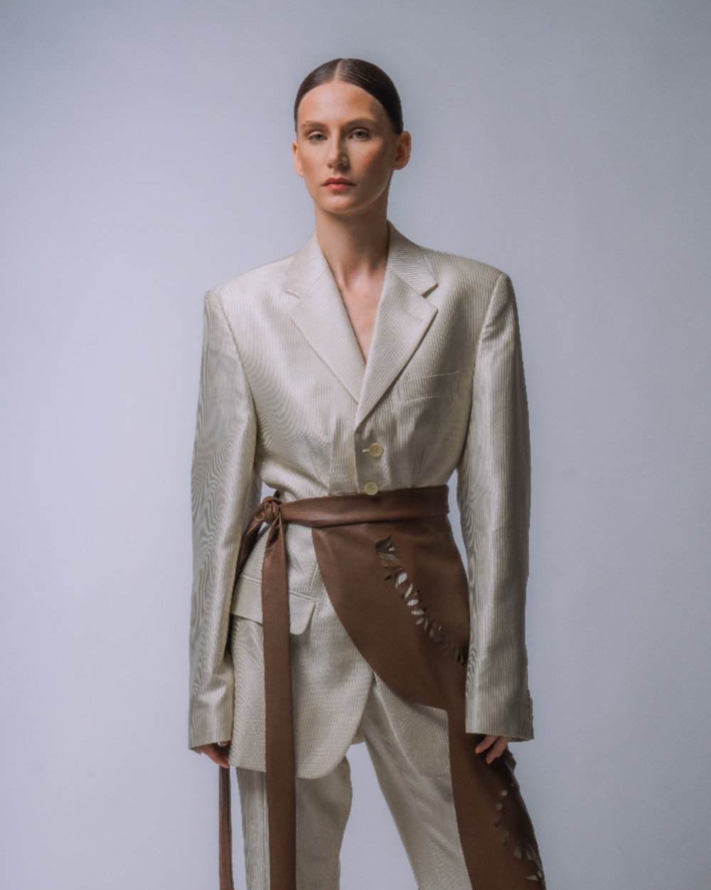 ARHITECTURAL UPCYCLED BLAZER WITH PLEATS