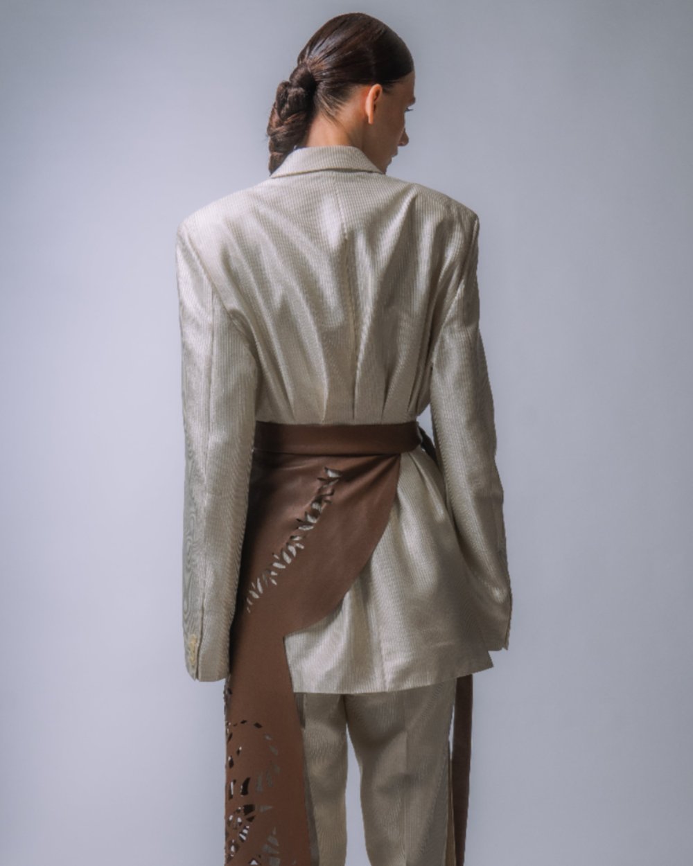 ARHITECTURAL UPCYCLED BLAZER WITH PLEATS